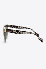 Load image into Gallery viewer, Tortoiseshell Polycarbonate Frame Full Rim Sunglasses